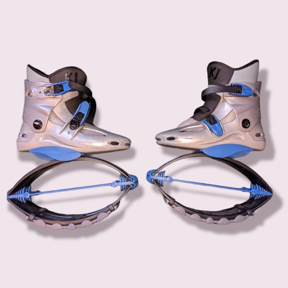 KJ POWER SHOE FOR JUNIORS IN SILVER/BLUE SIZE 4-6